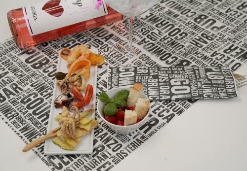 Infibra držač pribora za jelo s Gourmet uzorkom 2 sloja 38x38 s bijelom salvetom 125/1